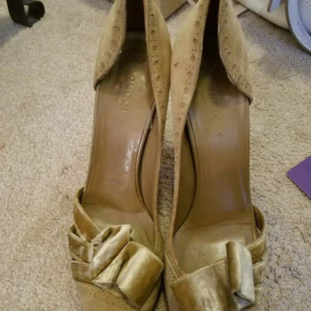 GUCCI suede heels